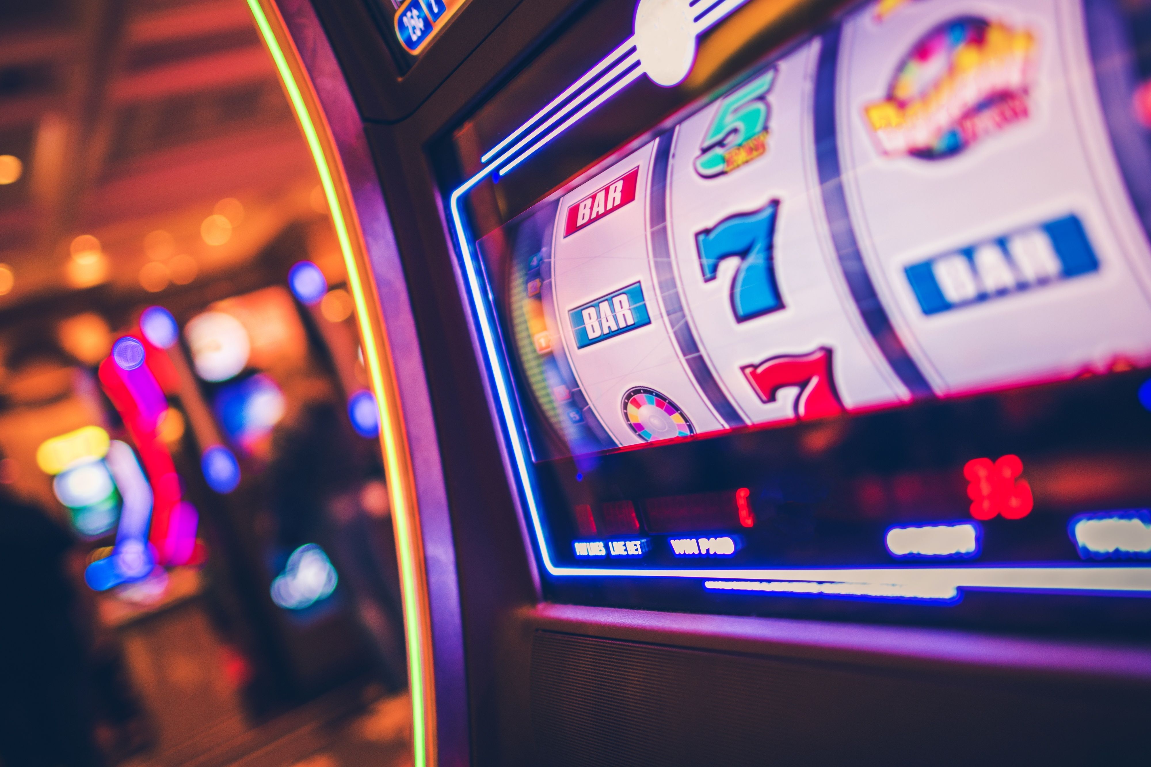 net33 platform dashboard showing sportsbook, live tables, and slot games